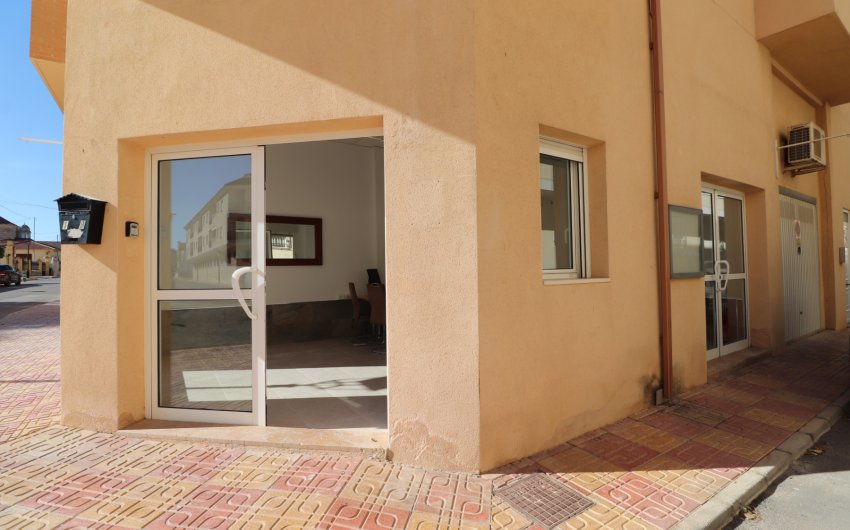 Revente - Commercial -
Jacarilla - Jacarilla - Town