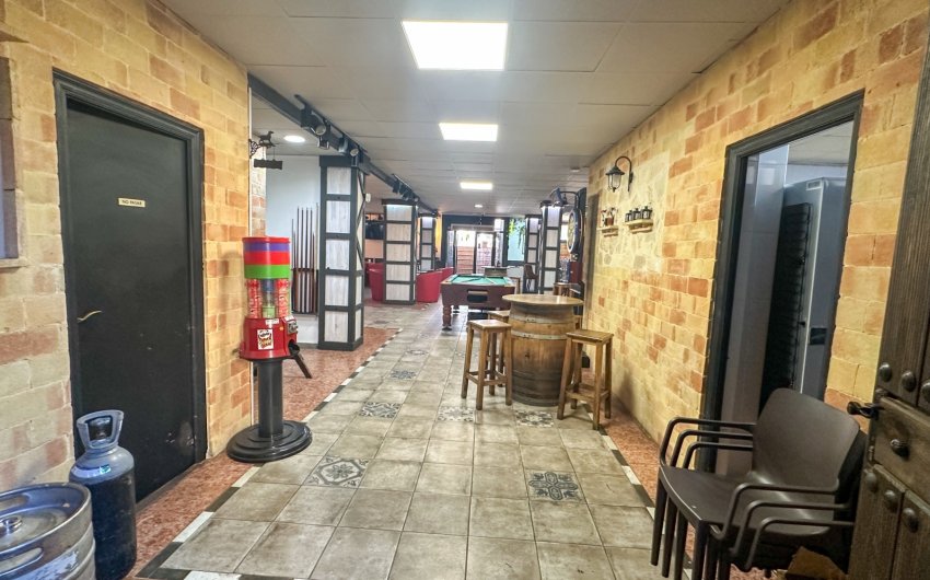 Revente - Commercial -
Torrevieja - Nueva Torrevieja