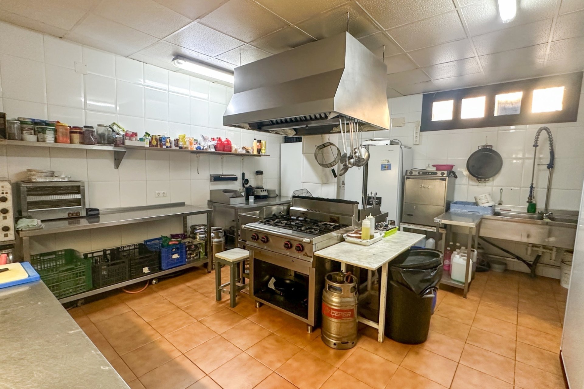 Revente - Commercial -
Torrevieja - Nueva Torrevieja