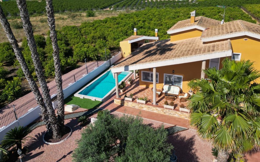 Revente - Country House -
Orihuela