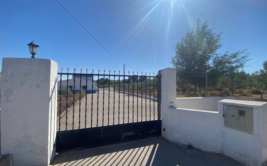 Revente - Country House -
Sax