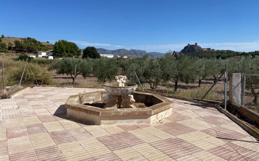 Revente - Country House -
Sax