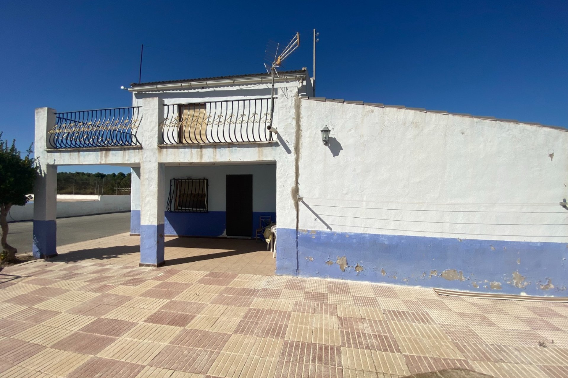 Revente - Country House -
Sax