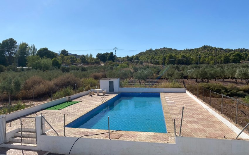 Revente - Country House -
Sax