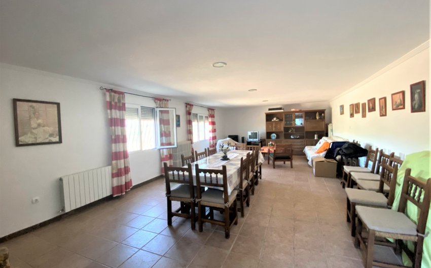 Revente - Country House -
Sax