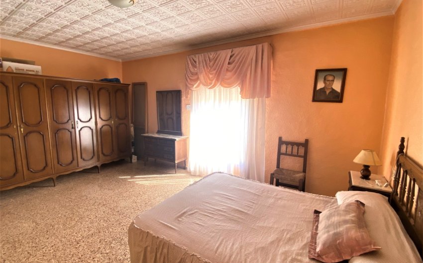 Revente - Country House -
Sax