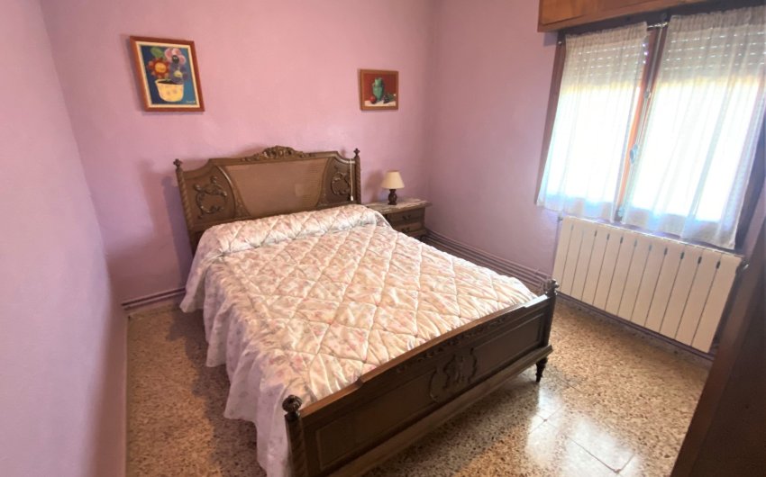 Revente - Country House -
Sax