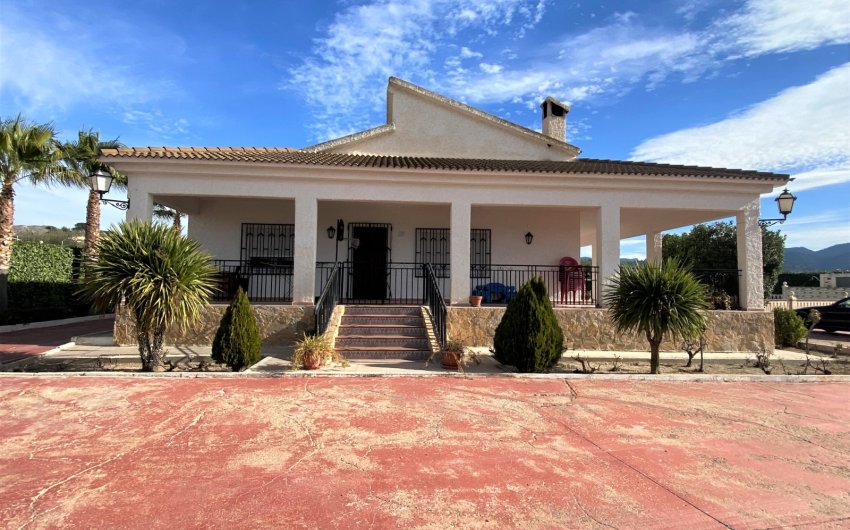 Revente - Country House -
Sax