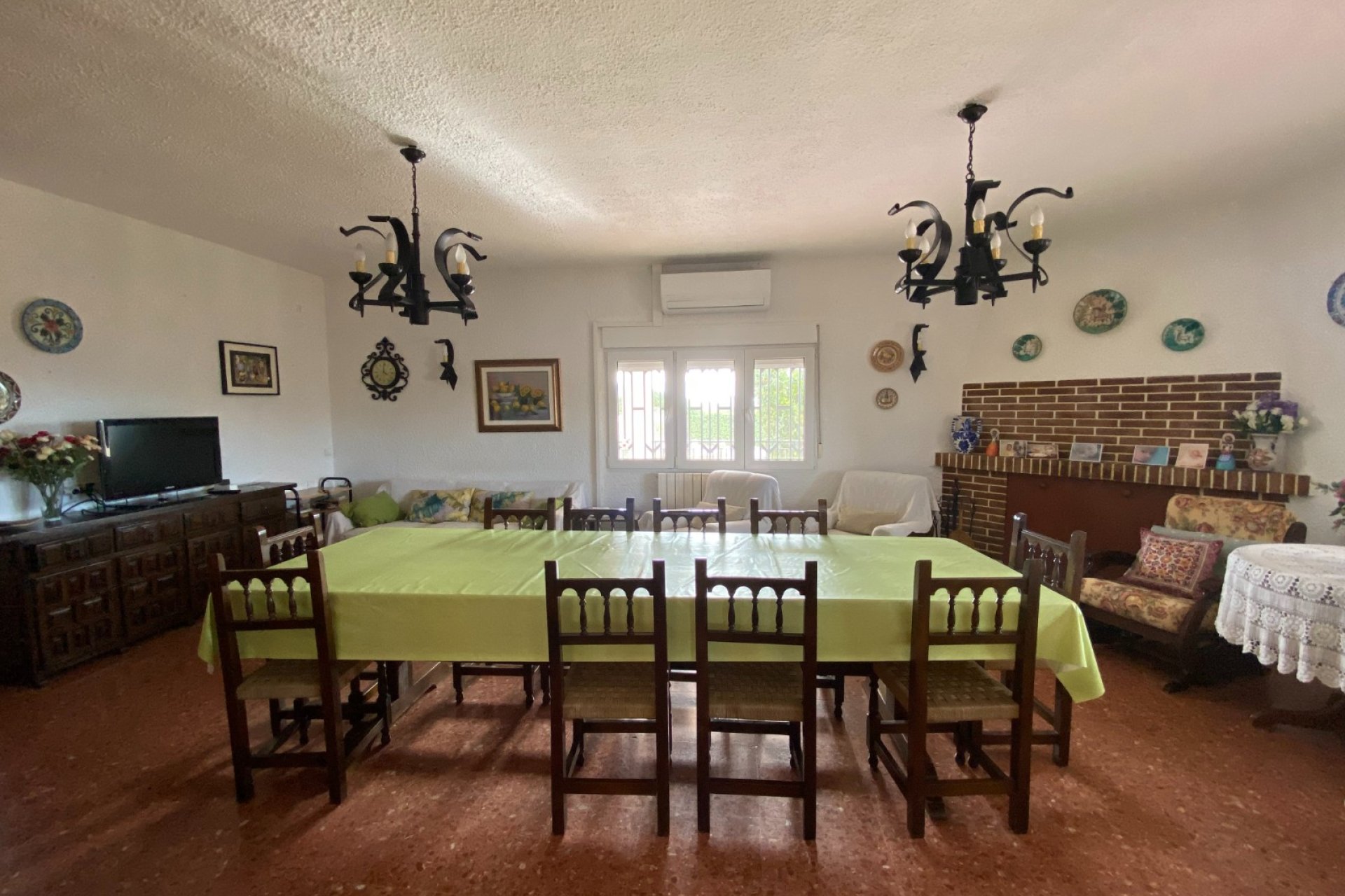 Revente - Country House -
Sax