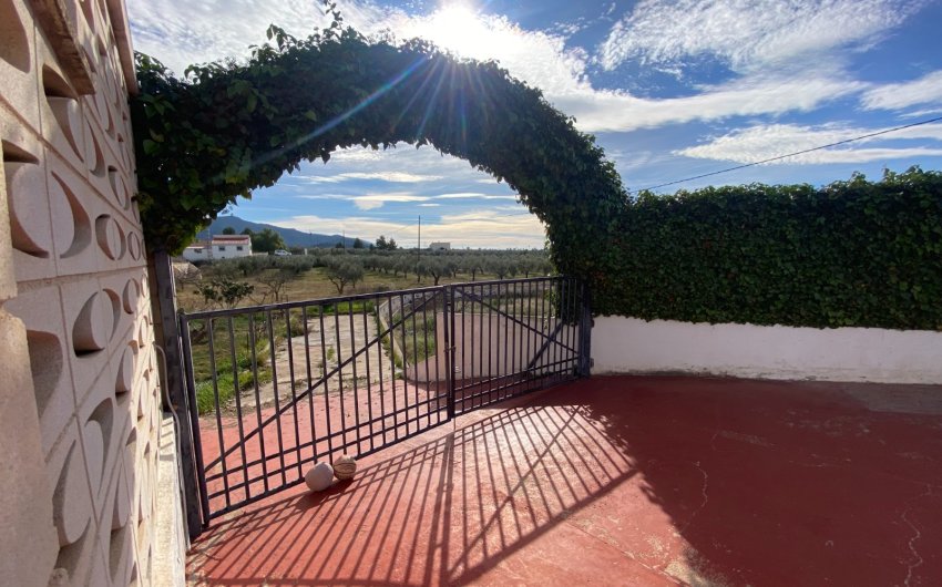 Revente - Country House -
Sax