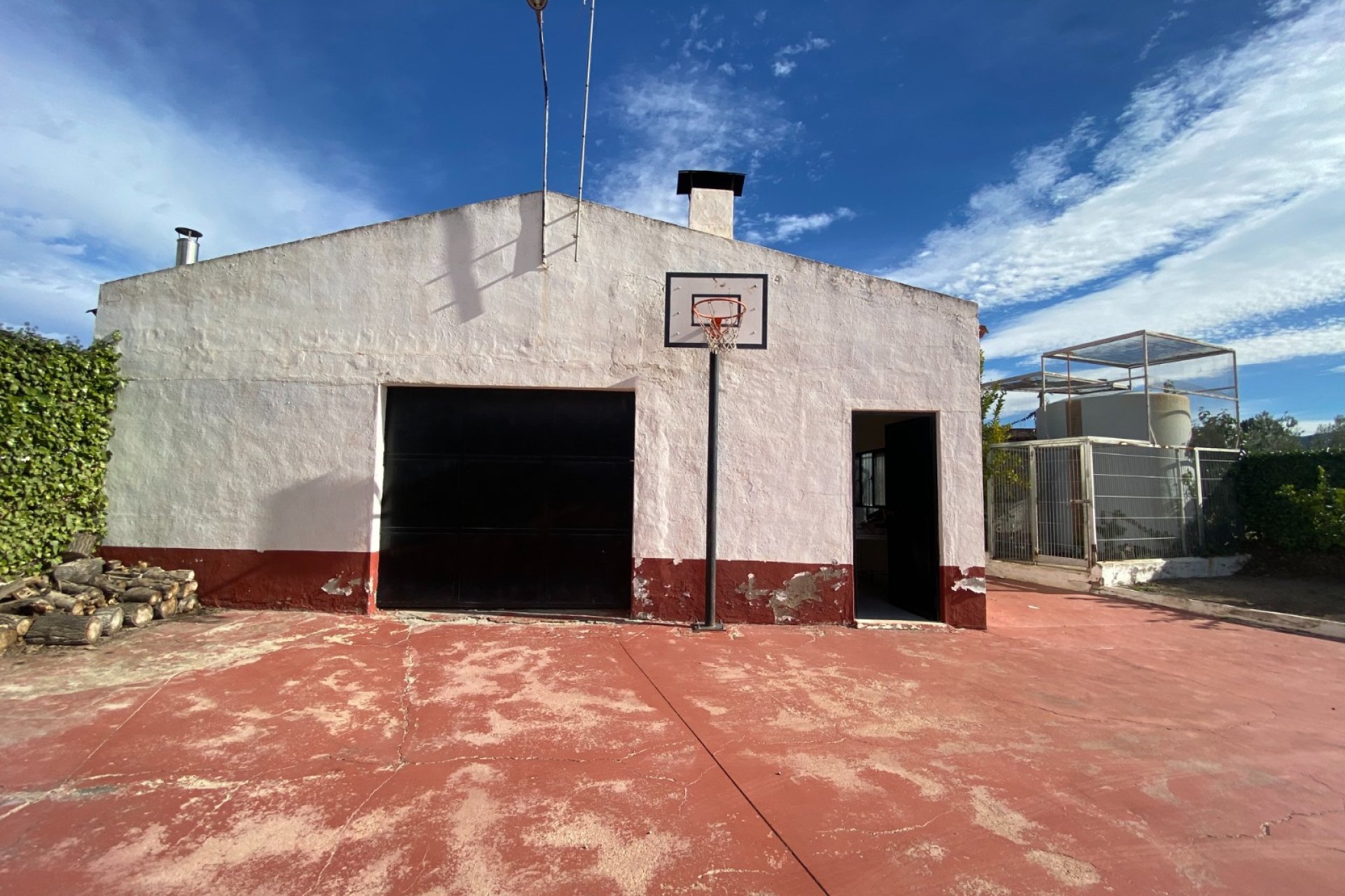 Revente - Country House -
Sax