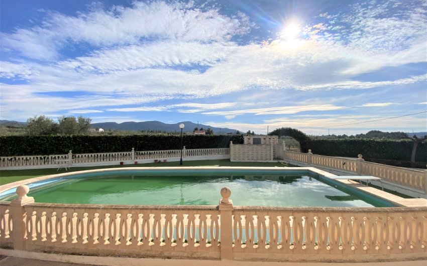 Revente - Country House -
Sax