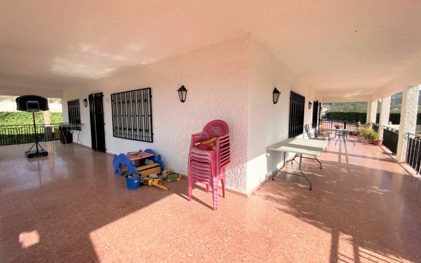 Revente - Country House -
Sax