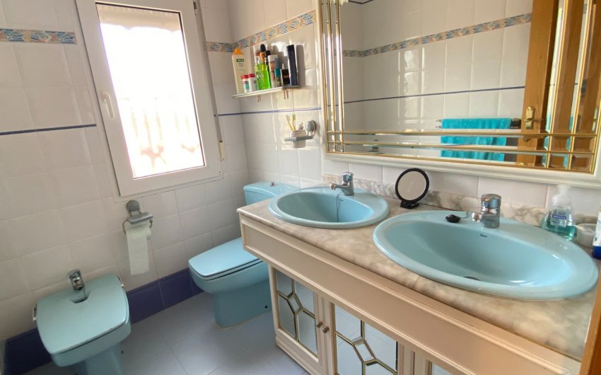 Revente - Country House -
Sax