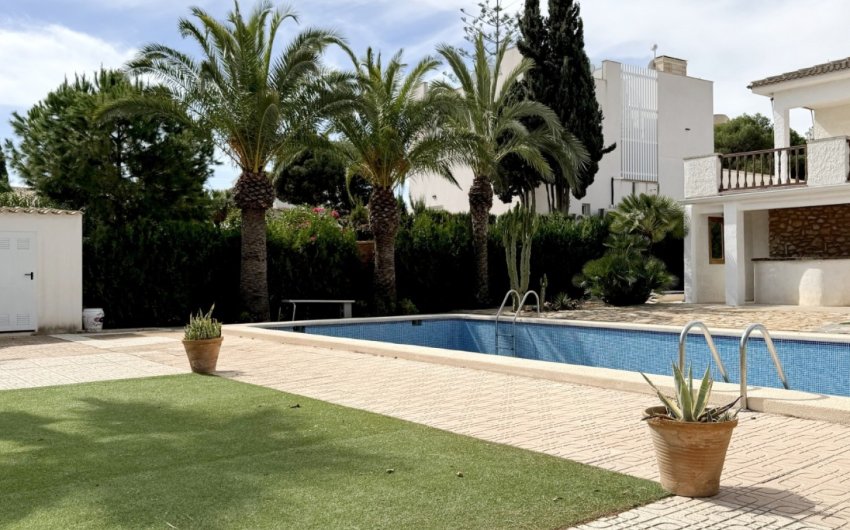 Revente - Detached Villa -
Orihuela Costa - La Zenia