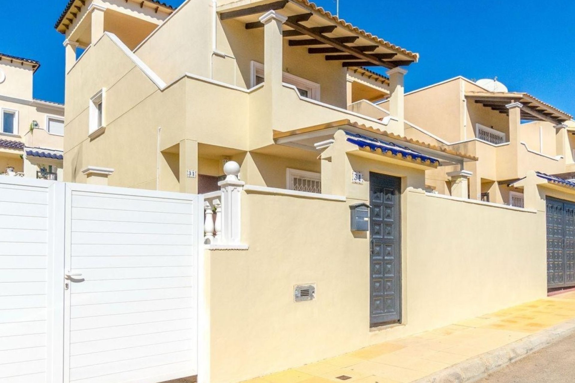 Revente - Detached Villa -
Orihuela Costa - Villamartín