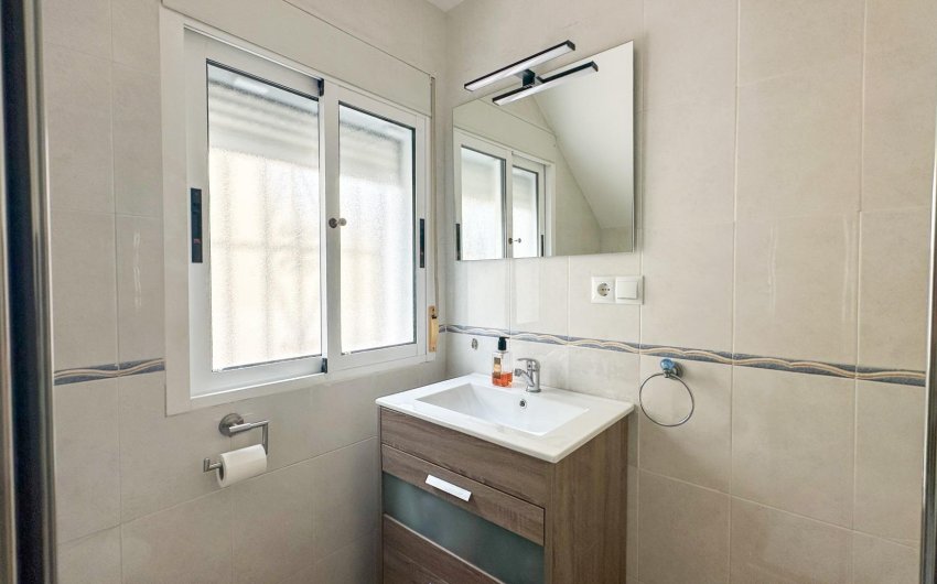 Revente - Duplex -
San Miguel de Salinas - Las Filipinas