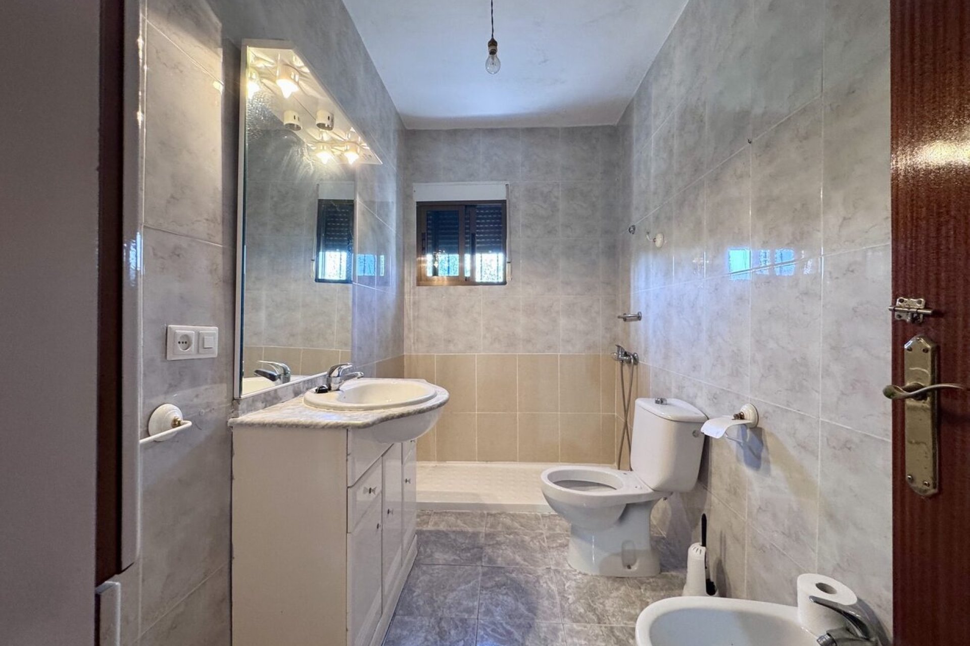 Revente - Finca -
Algarinejo - Inland