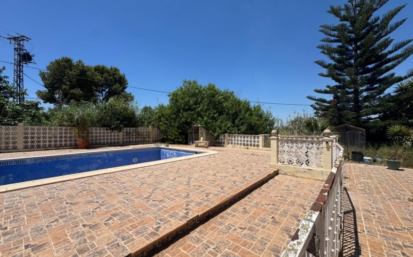 Revente - Finca -
Dolores - Comunidad Valenciana
