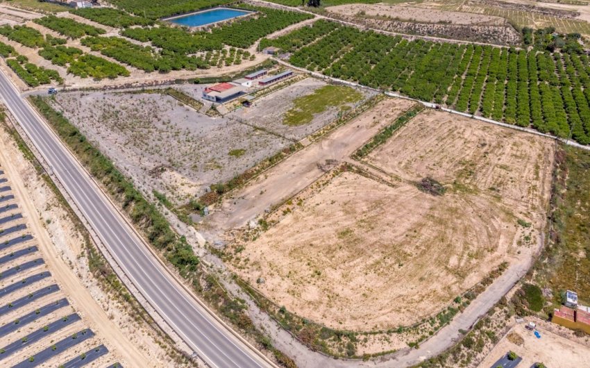 Revente - Finca -
Los Montesinos