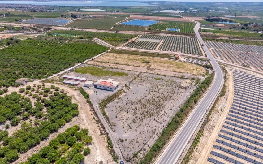 Revente - Finca -
Los Montesinos