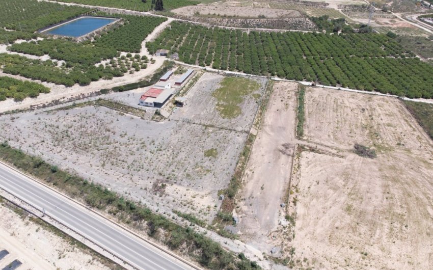 Revente - Finca -
Los Montesinos