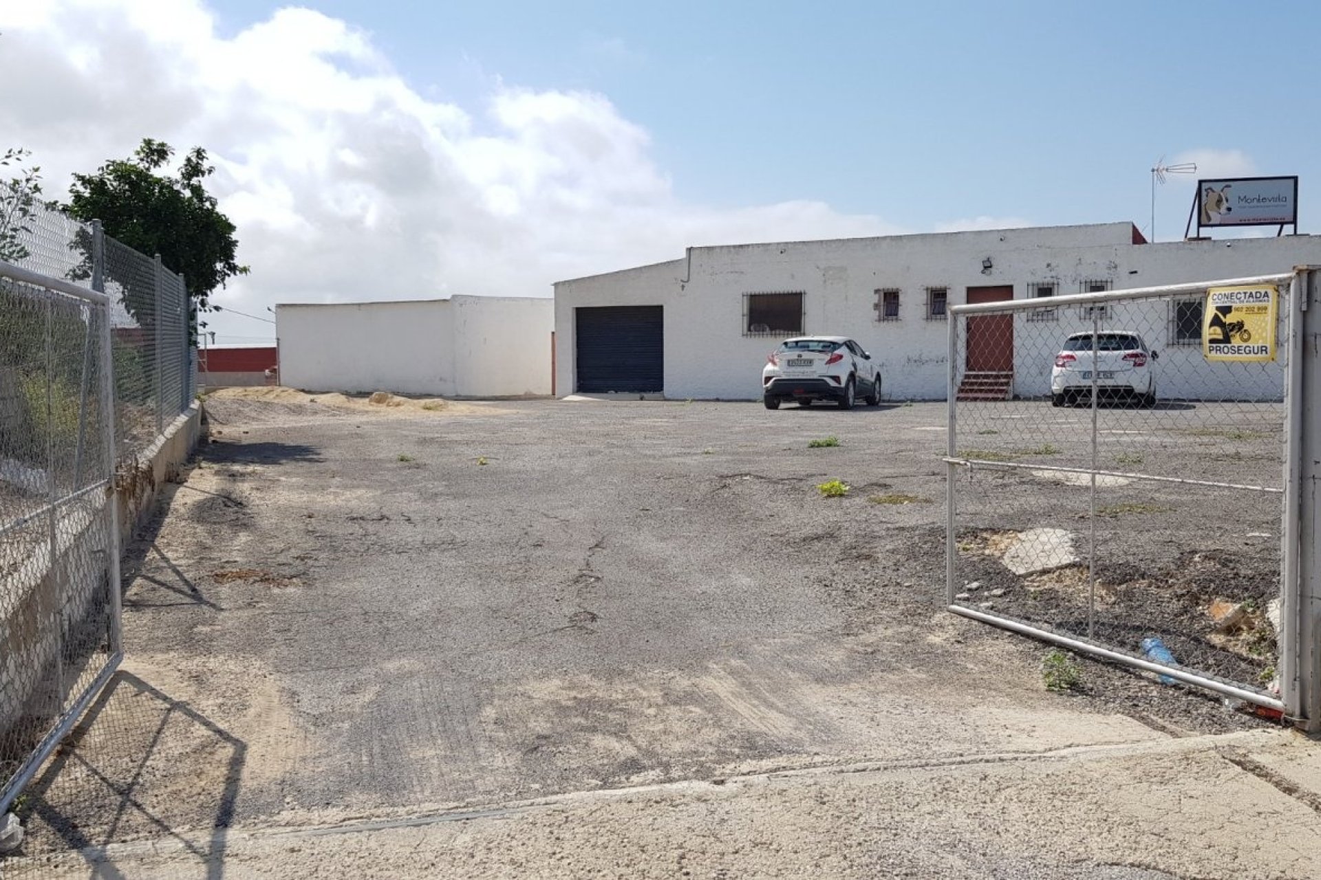 Revente - Finca -
Los Montesinos