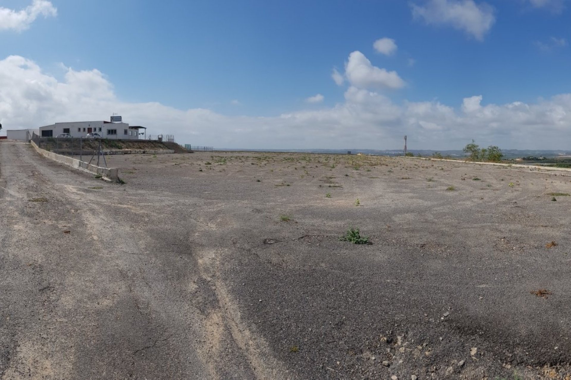 Revente - Finca -
Los Montesinos