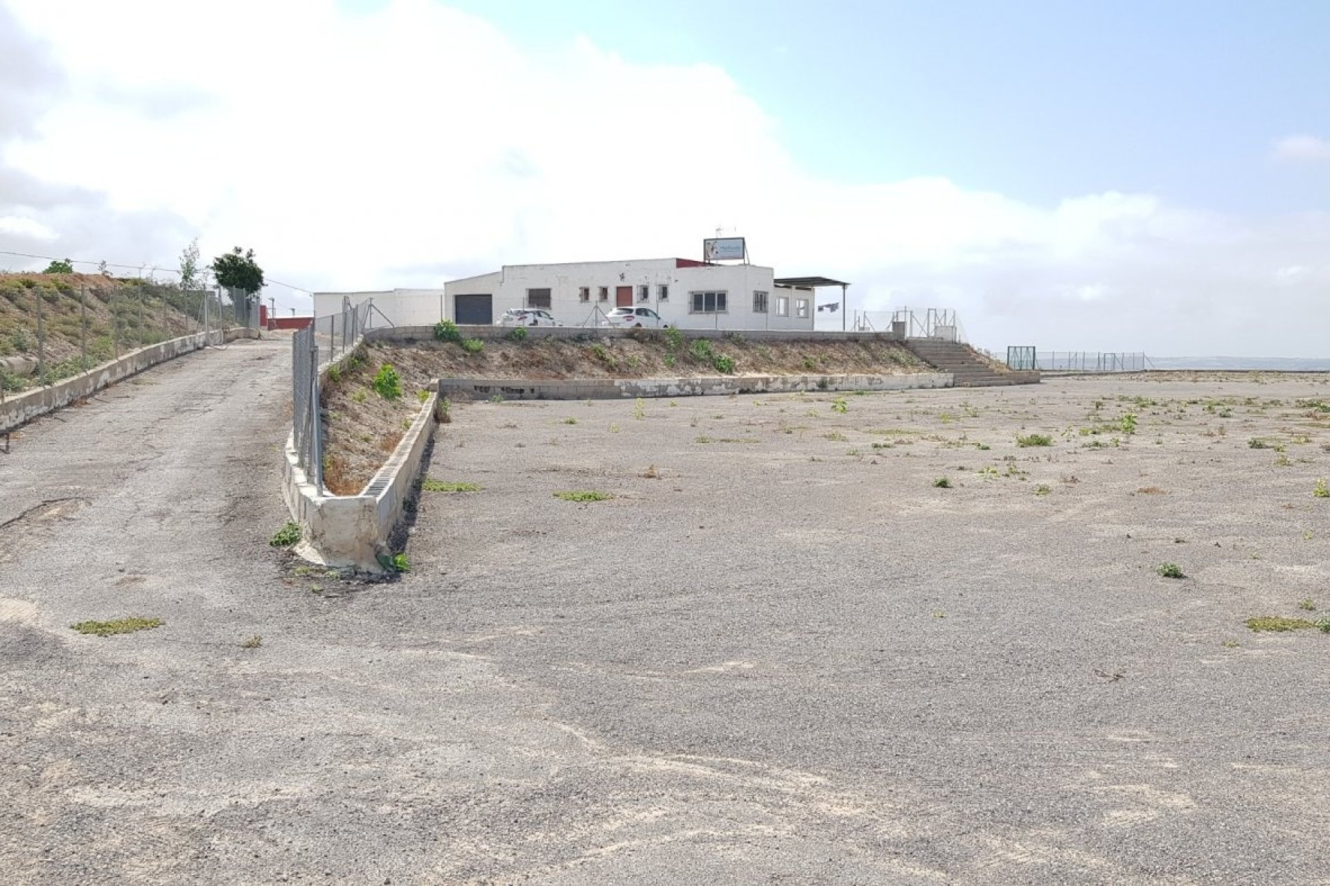 Revente - Finca -
Los Montesinos