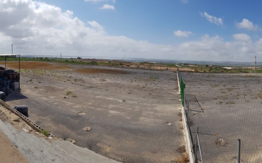 Revente - Finca -
Los Montesinos