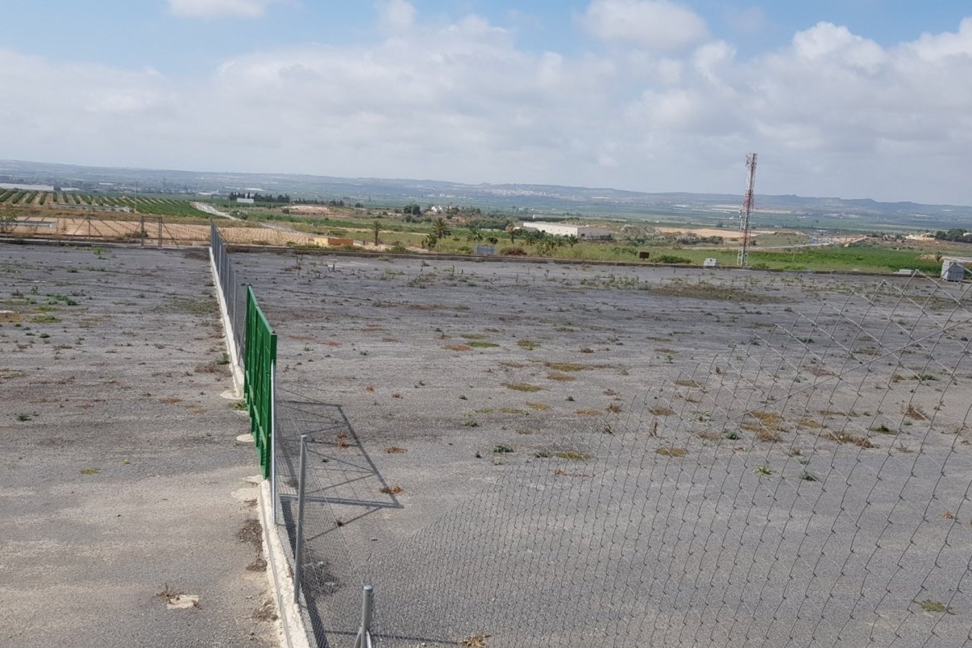 Revente - Finca -
Los Montesinos