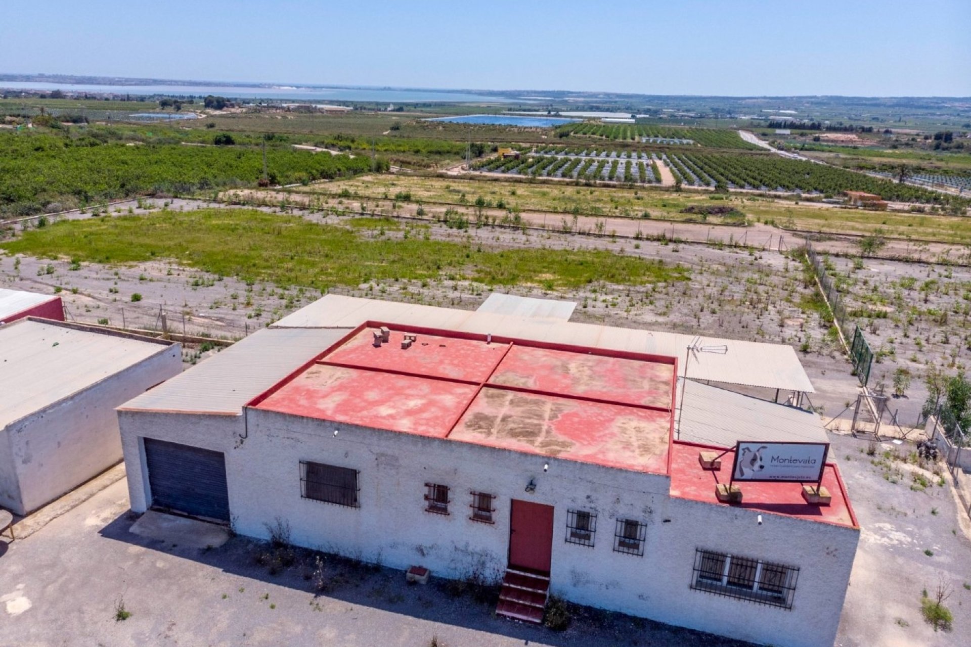 Revente - Finca -
Los Montesinos