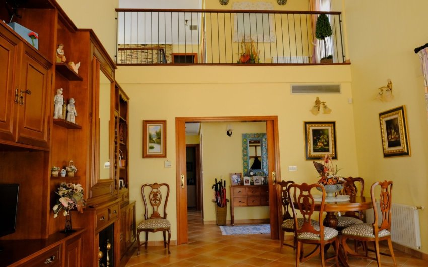 Revente - Finca -
Orihuela - Inland