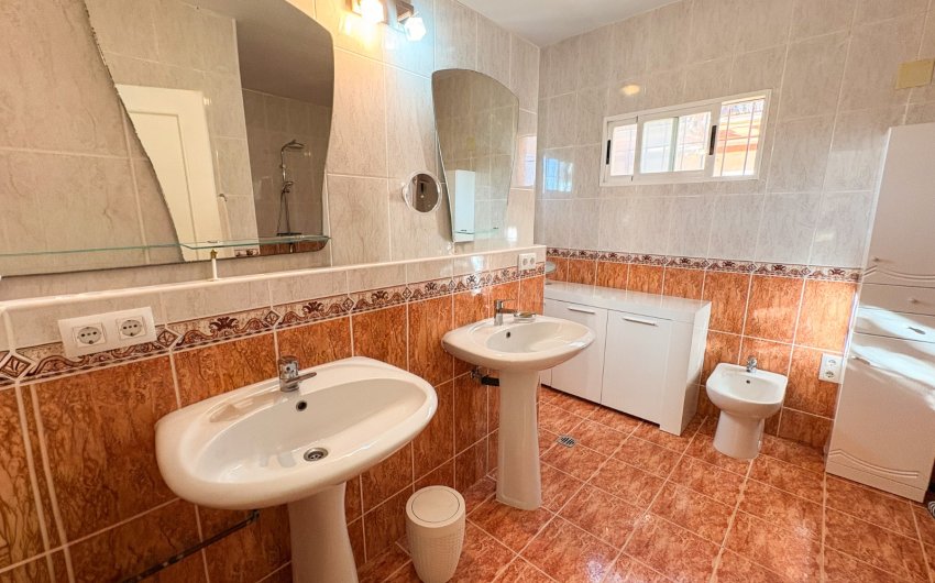 Revente - Maison de ville -
Crevillente