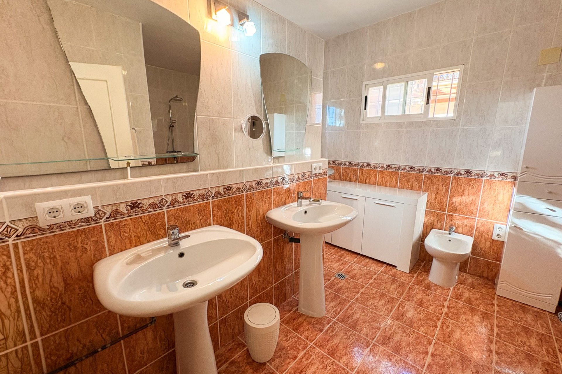 Revente - Maison de ville -
Crevillente