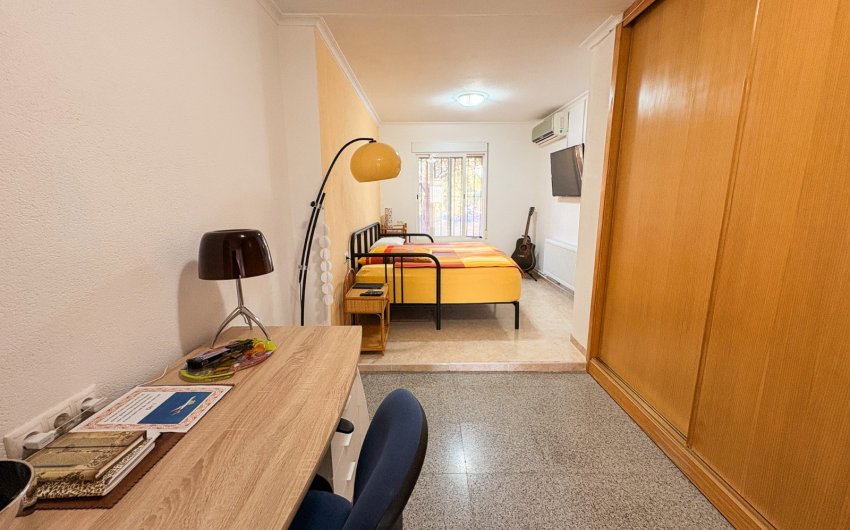 Revente - Maison de ville -
Crevillente