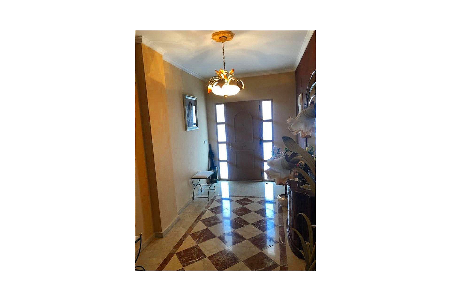 Revente - Maison de ville -
La Nucía - town