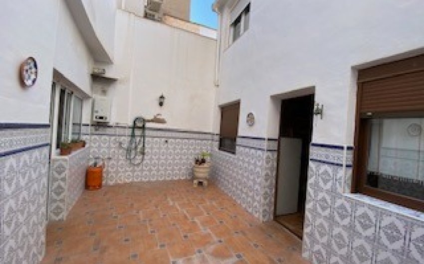 Revente - Maison de ville -
Sax