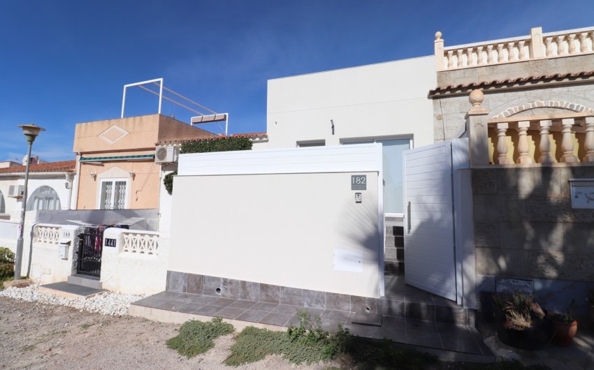 Revente - Maison de ville -
Torrevieja - San Luis
