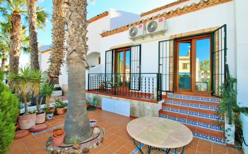 Revente - Maison de ville -
Villamartín - PAU 8