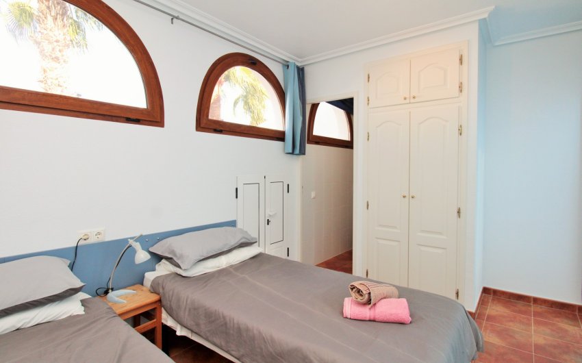 Revente - Maison de ville -
Villamartín - PAU 8