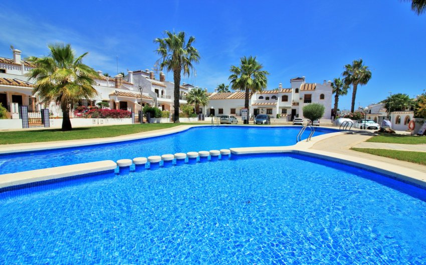 Revente - Maison de ville -
Villamartín - PAU 8