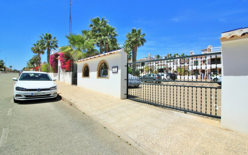 Revente - Maison de ville -
Villamartín - PAU 8