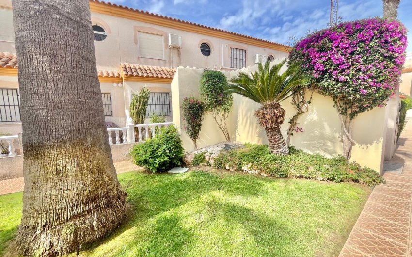 Revente - Quad House -
Orihuela Costa - Playa Flamenca