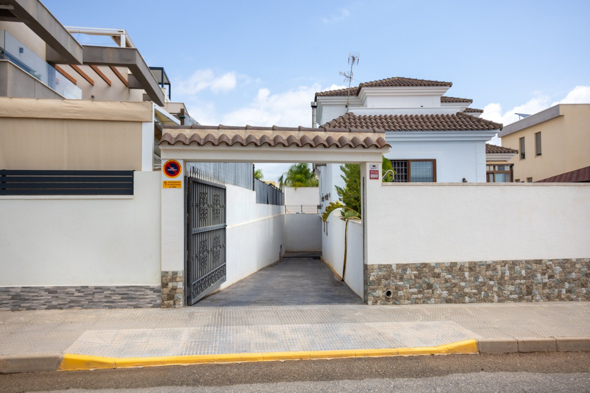 Revente - Semi Detached Villa -
Los Montesinos - La Herrada