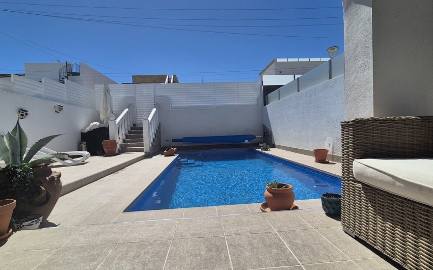 Revente - Semi Detached -
Villamartin - Costa Blanca