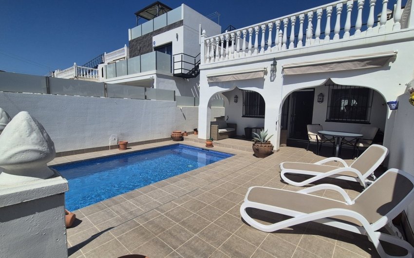 Revente - Semi Detached -
Villamartin - Costa Blanca