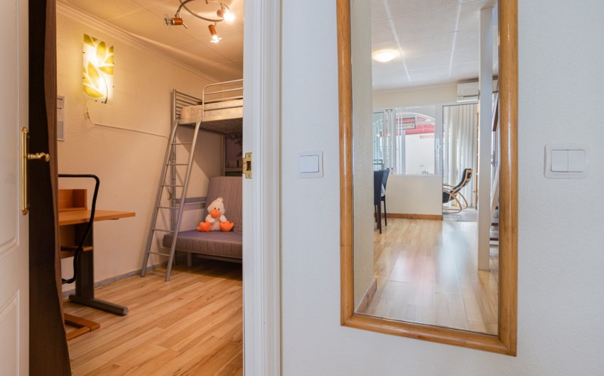 Revente - Terraced house / Townhouse -
Torrevieja - La Siesta