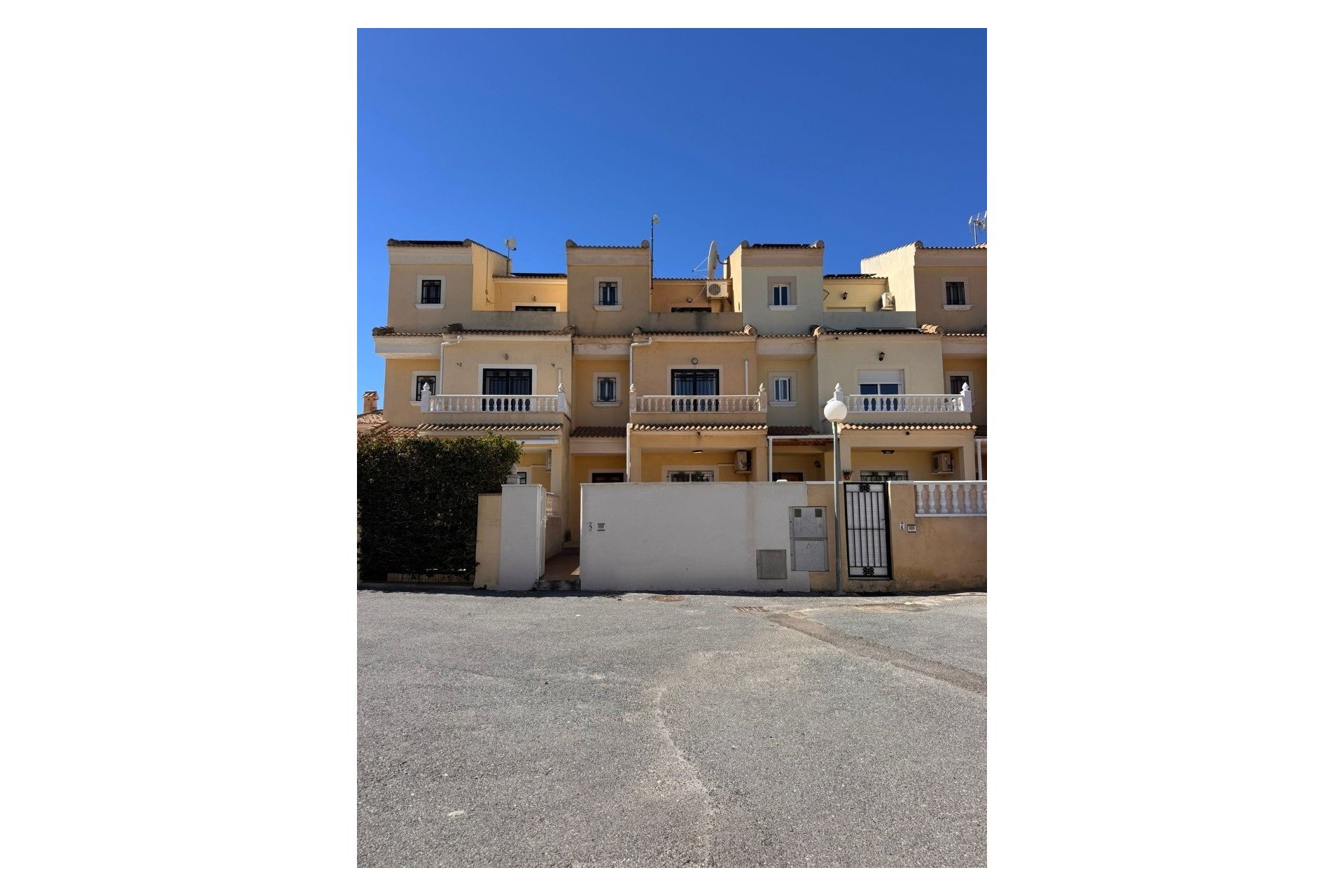 Revente - Town House -
Campoamor - Costa Blanca