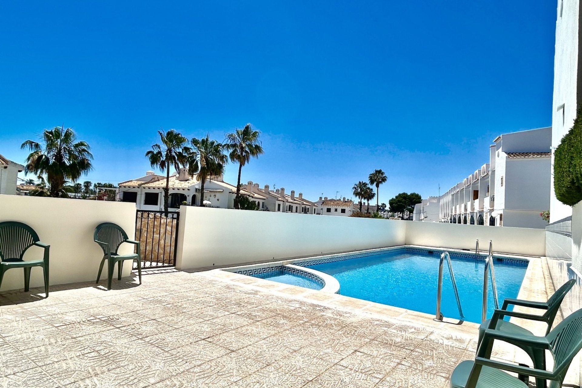 Revente - Town House -
La Zenia - Costa Blanca